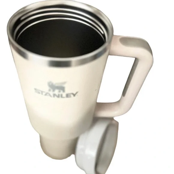 Stanley Cup 40oz  Tumbler  H2.0 FlowState Quencher Cream  Tonal - Picture 5 of 7